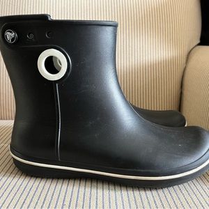 Crocs women’s rain boots black